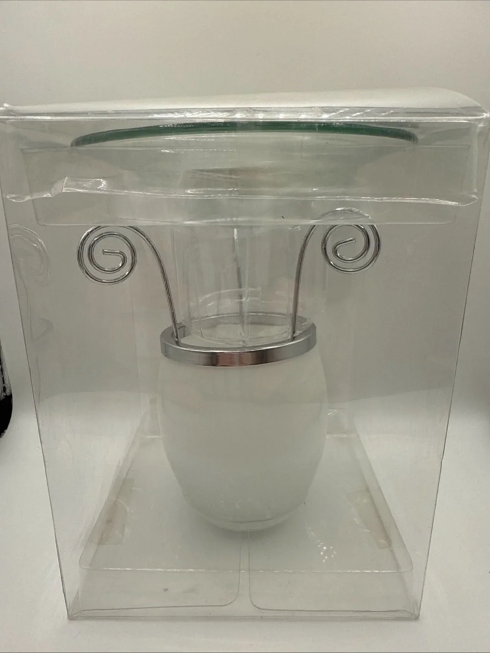 White Barn Candle Company - Bath and Body Works Clear Glass Oil Warmer - Picture 3 of 3